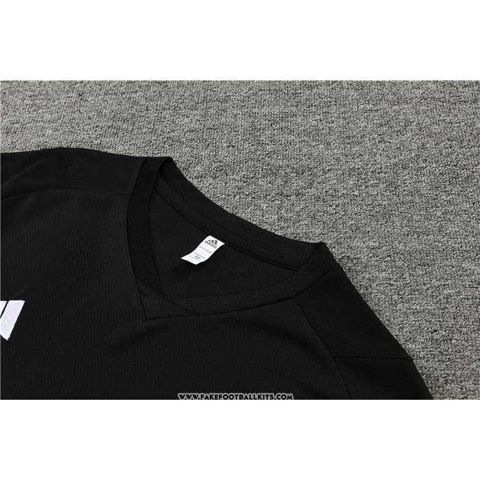 Tracksuit
 Real Madrid Short Sleeve
 23/24 Black
 - Shorts
